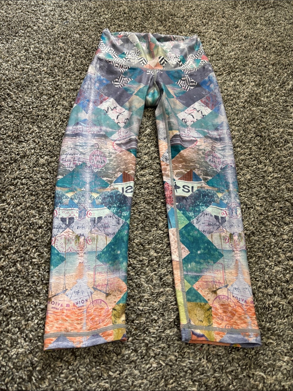 Niyama Sol cropped leggings XS Hot Yoga Pilates beach surf print soft athleisure